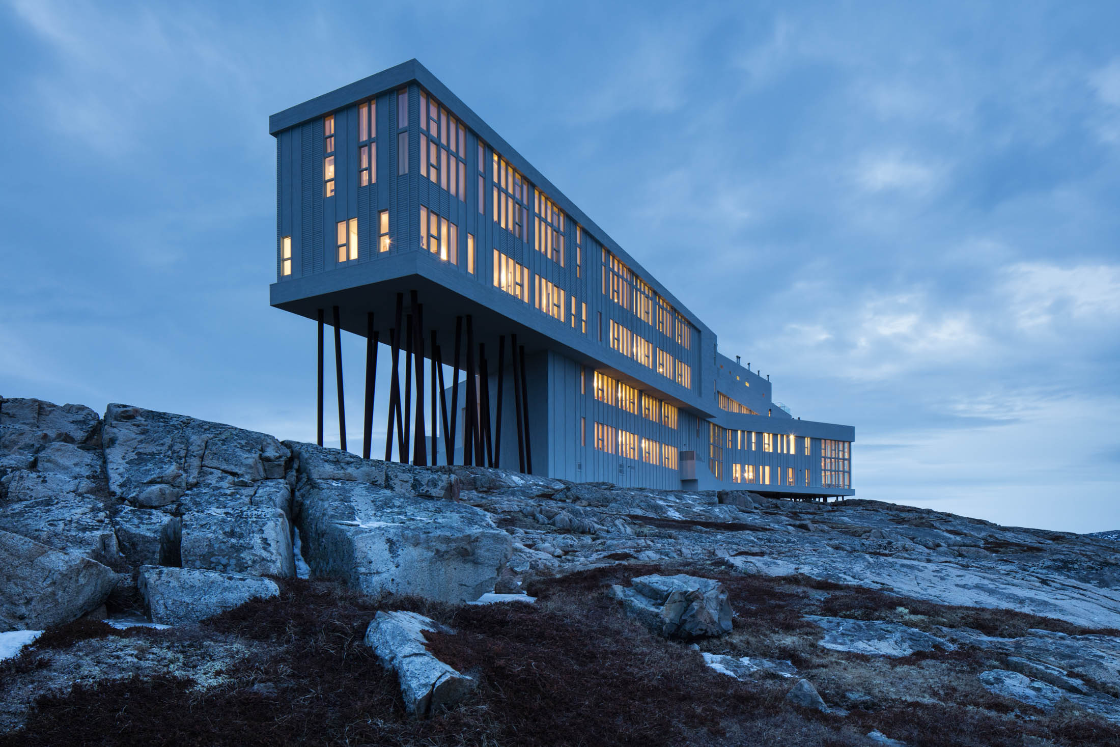 The Hotel That Refused to Touch the Ground